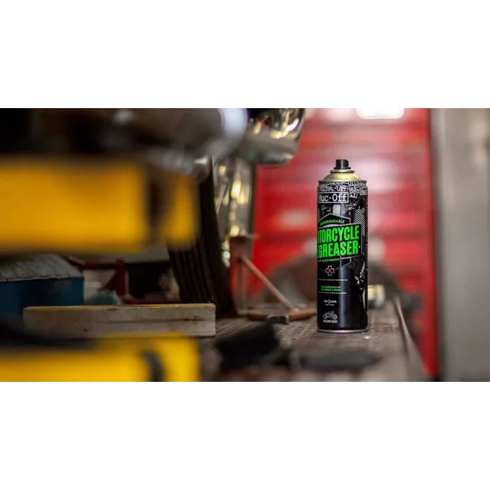 MUC-OFF Multi Pack grandinei ir motociklui (Ploviklis. grandinės alyva. apsauga ir spec šepetukas)